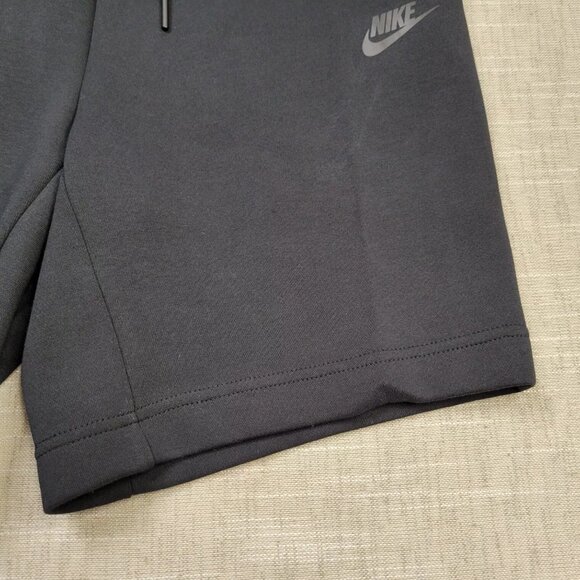 NIKE Tech Fleece Shorts Small Mens Black NSW Above The Knee . Condition … - Picture 5 of 13